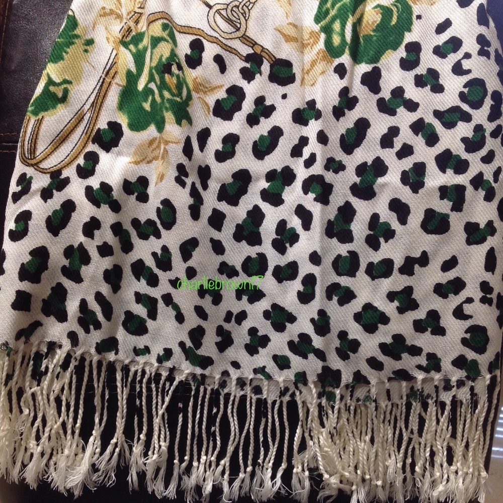 Beautiful lightweight print wrap, BRAND NEW